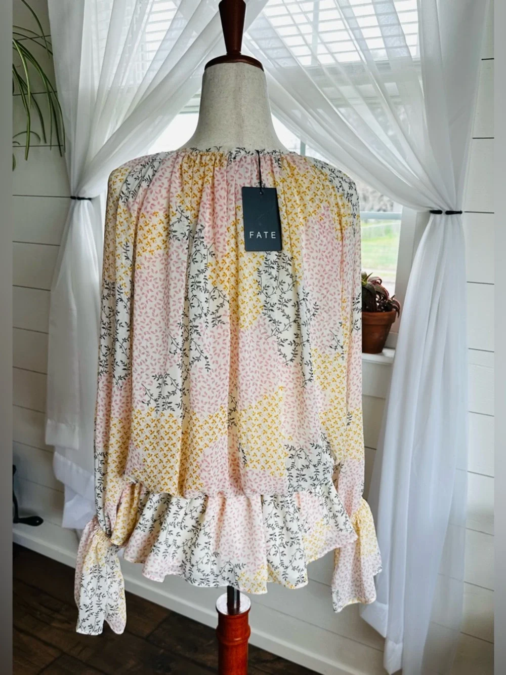 FATE Cottagecore pastel floral blouse. NWT! Size:Small